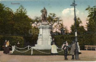Temesvár, Timisoara; Scudier szobor a parkban / statue in the park