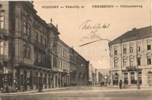Pozsony, Pressburg, Bratislava; Védcölöp út, Hackenberger kávéház / Pallisadenweg / street view, cafe (EK)