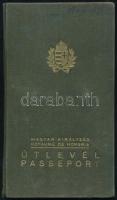 1937-1939 Orvos, egyetemi tanársegéd fényképes útlevele, csehszlovák, jugoszláv, és olasz bejegyzése...
