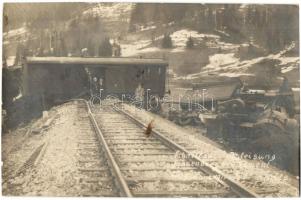1915 Frauenberg bei Admont, Schnellzugs Entgleisung / Fast train derailment, railway accident, train wreckage, Franz Ankhauser photo