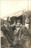1915 Sopanov, Gázbombák elleni védekezés a lövészárokban / WWI K.u.K. military, soldiers protection against gas bombs, photo
