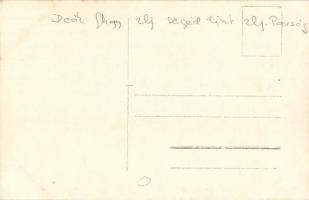 Deák fhgy. zlj. segédtiszt, zlj parancsnok. Abschnittskommando Kassa, Az Est magazint olvasó katona ...