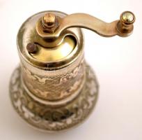 Díszes Acar rézszínű fém borsdaráló, m: 10 cm