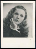 Mezey Mária (1909-1983) színésznő aláírása az őt ábrázoló fotó hátoldalán
