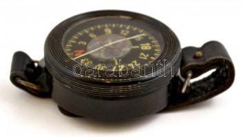 Karra csatolható, karóraként hordható katonai iránytű / military compass d: 6 cm