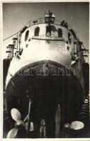 SMS Erzherzog Franz Ferdinand osztrák-magyar haditengerészet Radetzky-osztályú csatahajója a szárazdokkban / K.u.K. Kriegsmarine, pre-dreadnought in the dry dock, photo