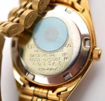 Citizen aranyszínű női karóra, működik, saját dobozában