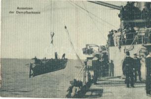 Aussetzen der Dampfbarkasse / K.u.K. Kriegsmarine, launching the barge of a battleship