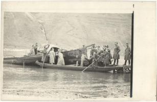 1918 M. kir. Folyamőrség motorcsónakját partra vontatják, Dunai Flottilla / Donau Flottille / Hungarian Danube Fleet river guard motorboat towed to the bank. photo