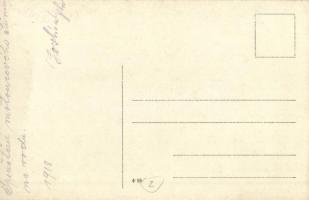 1918 M. kir. Folyamőrség motorcsónakját partra vontatják, Dunai Flottilla / Donau Flottille / Hungar...