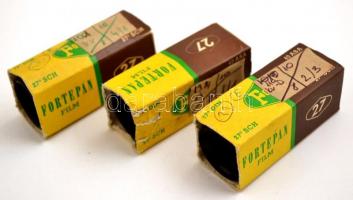 cca 1970 Pornó felvételek negatívjai, 24
db (3x8 kocka), dobozban, tekercsben, 6x9 cm