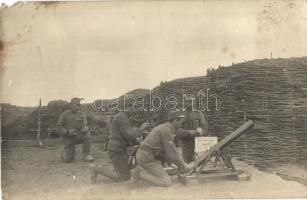 1916 Gyalogsági ágyú (aknavető) működés közben / WWI K.u.K. military cannon during operation. photo (EM)