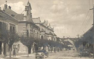 Kismarton, Eisenstadt; Fő utca / Hauptstrasse / main street with automobile