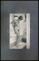 cca 1960-1970 30 db művészi akt, finoman erotikus fotót tartalmazó album