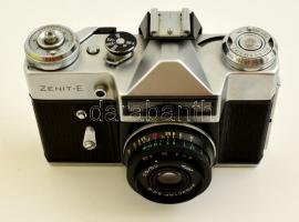 Zenit-E fényképezőgép, Industar 50-2 3,5/50 mm objektívvel, eredeti bőr tokjában / Vintage Russian c...