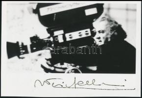 Federico Fellini (1920-1993) olasz rendező aláírt fotója / Autograph signature on photo 9x13 cm