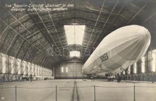 Das Zeppelin-Liftschiff Sachsen in dem Leipziger Liftschiffhafen verankert / Zeppelin airship Sachsen in Leipzig