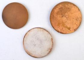 Vegyes: Csóka Zsuzsa (1962-) DN "Tessedik Sámuel Főiskola" fém plakett (70mm) + DN "G...