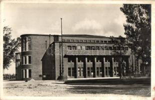 Budapest - 2 db képeslap, Nemzeti Sportcsarnok, Margitszigeti fedett uszoda