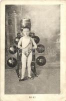 Misi a súlyemelő gyerek / Misi, the weight-lifter child, circus acrobat (EK)