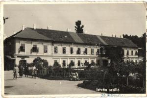 Püspökfürdő, Baile 1 Mai; István szálló / hotel (EK)