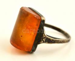 Ezüst (Ag.) gyűrű berakással, jelzett, méret: 58, bruttó 4,4 g