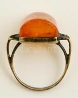 Ezüst (Ag.) gyűrű berakással, jelzett, méret: 58, bruttó 4,4 g