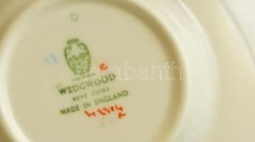 Wedgood tálka (3db), részben kézzel festett, kopott, jelzett, d:12 (2×), d: 16 cm