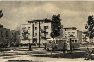 1961 Dunaújváros, Dunapentele, Sztálinváros; autóbuszállomás. Képzőművészeti Alap Kiadóvállalat