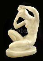 Aquincumi porcelán fésülködő akt, fehérmázas, hibátlan, jelzés nélkül, m: 25  cm