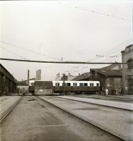 cca 1965 Metrókocsik a GANZ gyár udvarán, 5 db vintage negatív Kotnyek Antal (1921-1990) fotóriporte...