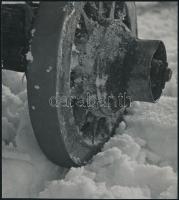 cca 1940 Korschelt Miklós (1900-1982) hagyatékából 2 db vintage fotóművészeti alkotás, 19x17 cm és 2...