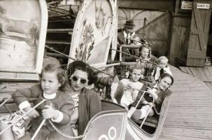 cca 1952 Budapest, Vidámpark, 14 db vintage negatív, Kotnyek Antal (1921-1990) fotóriporter hagyaték...