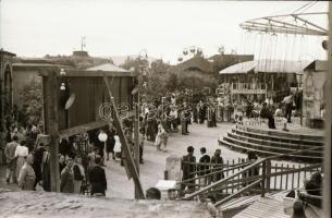 cca 1952 Budapest, Vidámpark, 14 db vintage negatív, Kotnyek Antal (1921-1990) fotóriporter hagyaték...