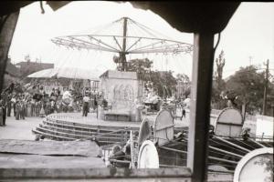 cca 1952 Budapest, Vidámpark, 14 db vintage negatív, Kotnyek Antal (1921-1990) fotóriporter hagyaték...