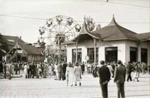 cca 1952 Budapest, Vidámpark, 14 db vintage negatív, Kotnyek Antal (1921-1990) fotóriporter hagyaték...