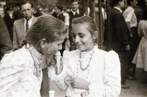 cca 1952 Budapest, Vidámpark, 14 db vintage negatív, Kotnyek Antal (1921-1990) fotóriporter hagyaték...