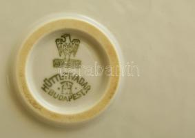 Hüttl Tivadar virágmintás tál, matricás, jelzett, kopásokkal, 22,5×22,5 cm