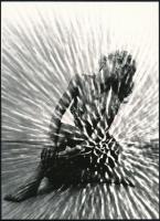 cca 1979 Tatár Tibor: Sugarak, pecséttel jelzett, feliratozott vintage fotóművészeti alkotás, 23x17 cm