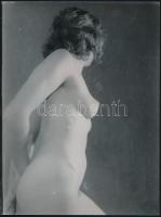 cca 1966 Régi képeken csinos lányok, 3 db szolidan erotikus vintage fotó, 24x18 cm / 3 erotic photos, 24x18 cm