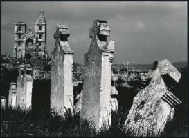 cca 1973 Gebhardt György (1910-1993) budapesti fotóművész hagyatékából 2 db vintage fénykép, az egyi...