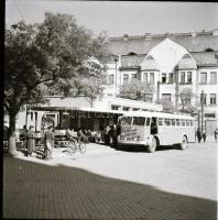cca 1960 Kecskemét, városi és távolsági autóbuszokról készült 3 db vintage negatív felvétel Medgyesi László (?-?) kecskeméti fotóművész hagyatékából, 6x6 cm