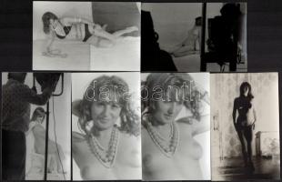 cca 1970 Játék, móka, kacagás, 13 db szoldian erotikus fénykép, 6x9 cm és 9x14 cm / 13 erotic photos