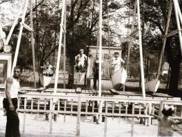 cca 1935 Budapesti városfelvételek, 13 db vintage negatív, 6x6 cm és 6x9 cm