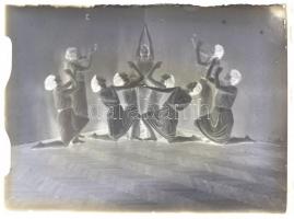 cca 1930 Mozdulatművészeti kompozíció, vintage üveglemez negatív Kerny István (1879-1963) hagyatékából, 6x9 cm
