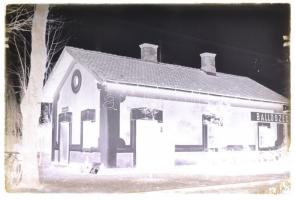 cca 1935 Ballószeg vasútállomás, vintage üveglemez negatív Lőcsei Árpád (?-?) kecskeméti vándorfényképész hagyatékából, 10x15 cm