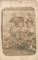 Első világháborús katonai fotólap fegyvereket tartó katonákkal / WWI K.u.k. military, soldiers with their guns, photo (EK)