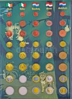 Színes, német nyelvű karton Euró éremgyűjtő album, benne ~4,5E értékben érmék, illetve további érmék...