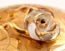 Khala (Koszorúsné által később megfestett) porcelán mokkás hiányos készlet ( 1db), süteményes készle...