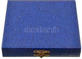 Borsos Miklós (1906-1990) 1977. "Fa és Papíripari Szövetkezetek Szövetsége" Br plakett, er...